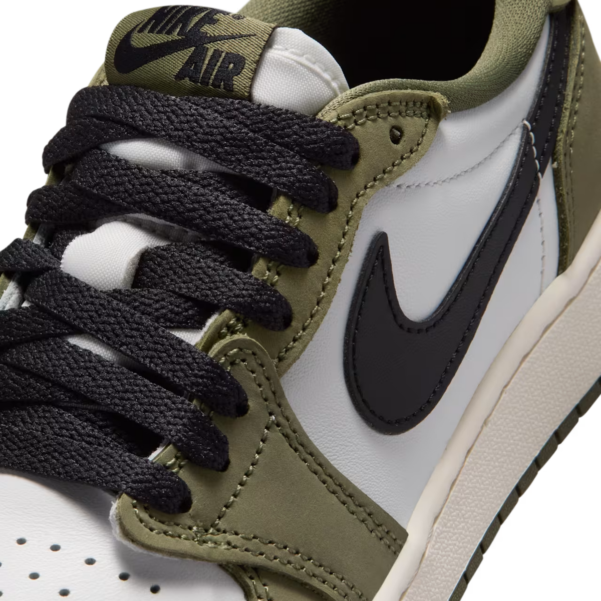 (GS) Air Jordan 1 Retro Low OG "Medium Olive" (2026) [HQ6999-200] Sneakers in Green | FOOT NINJAS {7}