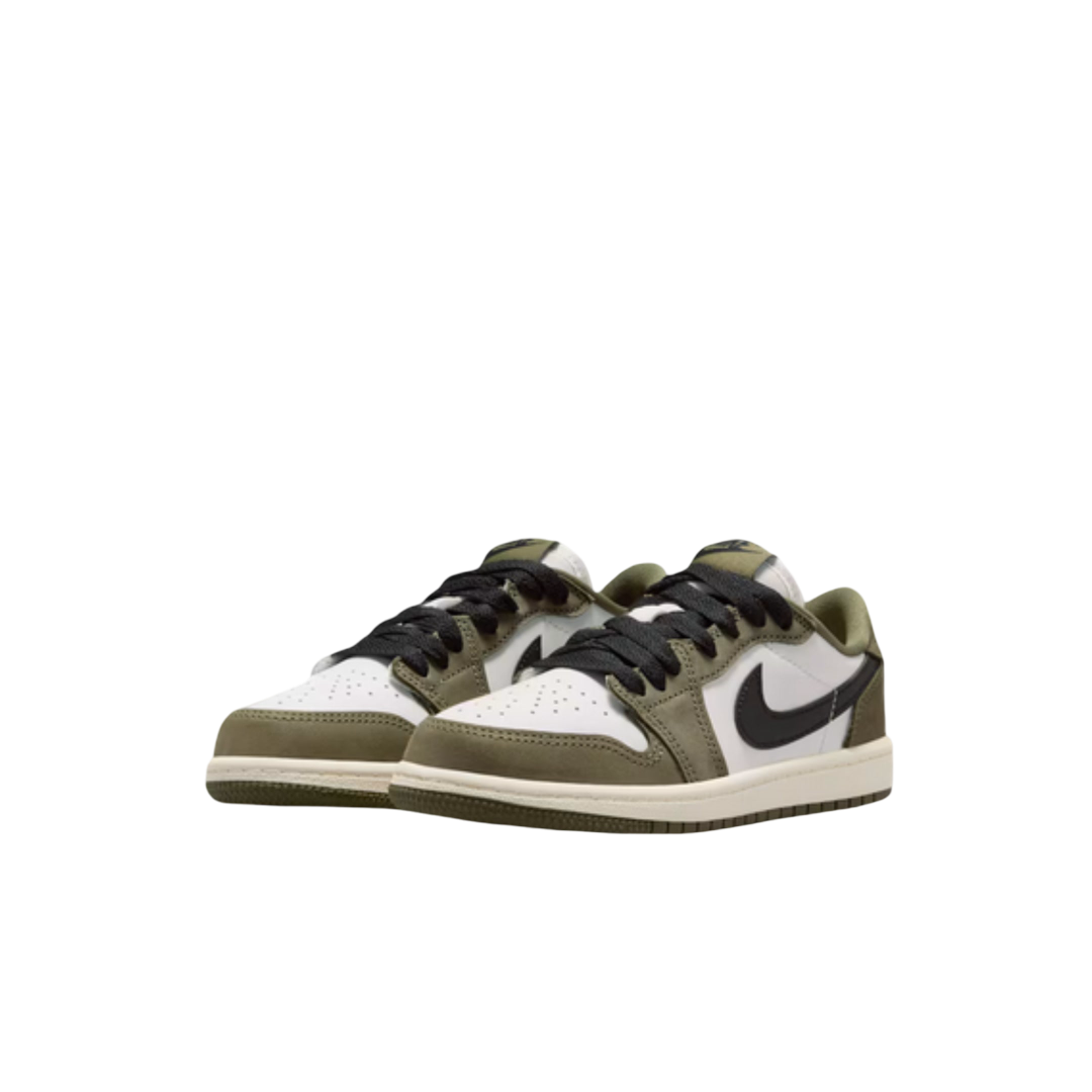 (PS) Air Jordan 1 Retro Low OG "Medium Olive" (2026) [HQ6996-200] Sneakers in Green | FOOT NINJAS {3}