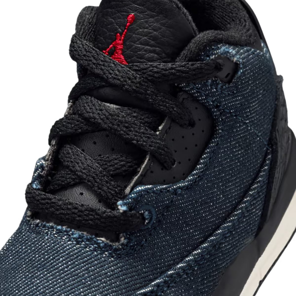 (TD) Air Jordan 3 Retro x Levi's "Rigid Denim" (2026) [IQ8059-400] Sneakers in Blue | FOOT NINJAS {7}