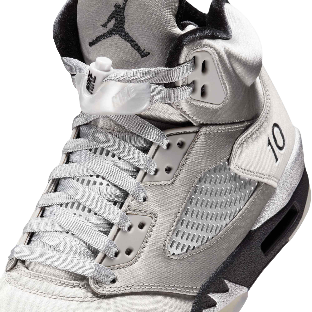 (Women's) Air Jordan 5 Retro "Wings / In This House, No One Flies Alone" (2025) [IO2038-001] Sneakers in Grey | FOOT NINJAS {9}