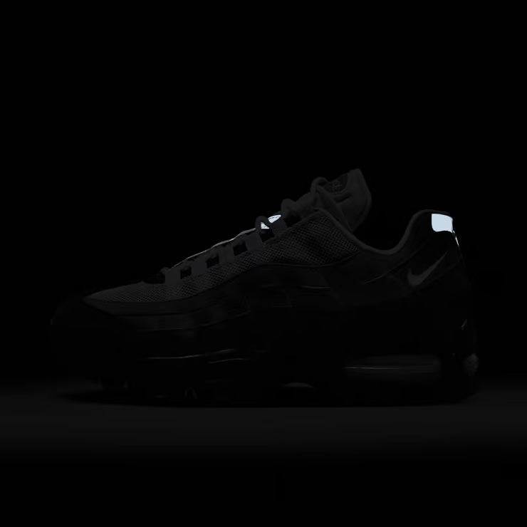 (Women's) Nike Air Max 95 OG "Big Bubble Pink Foam" (2025) [HJ5996-001] Sneakers in Pink | FOOT NINJAS {9}